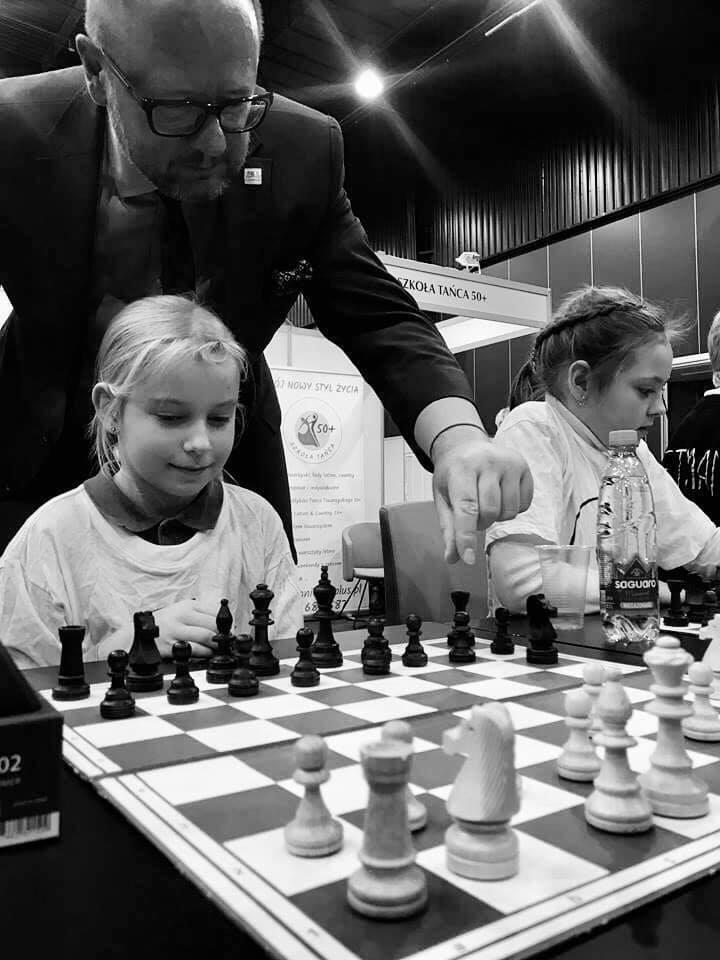 Na pewno pierwszy, niewykluczone, że także ostatni ruch w szachach, jaki wykonał Paweł Adamowicz