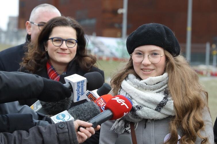 Od lewej: pełniąca obowiązki prezydenta Gdańska Aleksandra Dulkiewicz i główna organizatorka Marszu Ponad Podziałami Julia Borzeszkowska