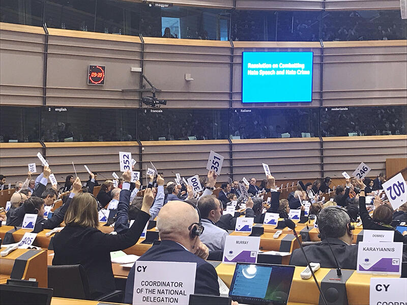 Europejski Komitet Regionów przyjął w czwartek jednogłośnie rezolucję w sprawie 'Zwalczania nawoływania do nienawiści i przestępstw z nienawiści'