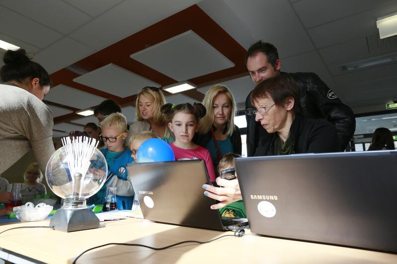 Dni otwarte w gdańskich szkołach podstawowych to już tradycja. Nz. taki właśnie dzień w Pozytywnej Szkole Podstawowej w Kokoszkach w 2014 r.