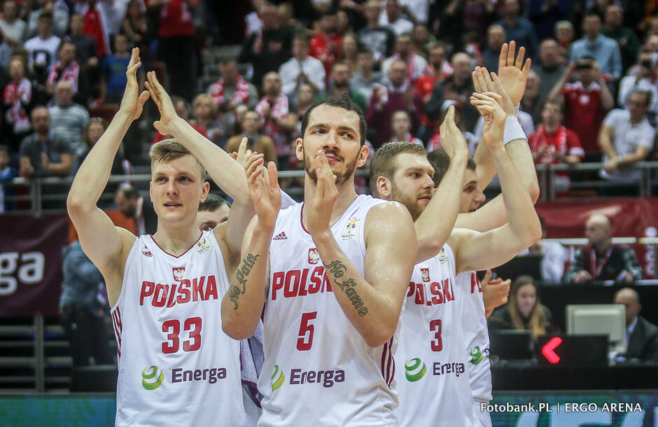 Koszykarze reprezentacji Polski dziękują kibicom