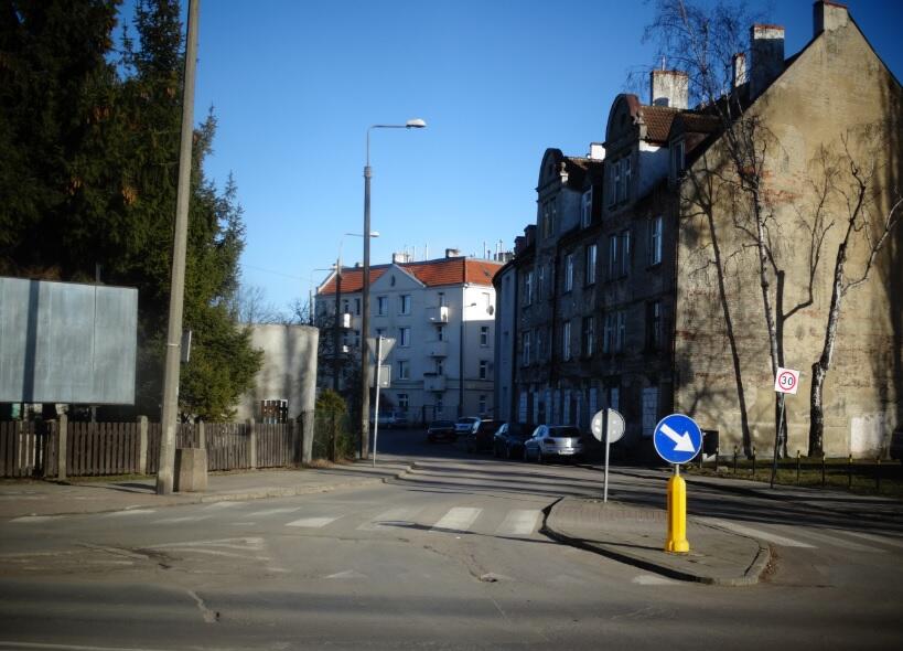 Ulica Leczkowa, widok od skrzyżowania z ulicą Wyspiańskiego; 2019