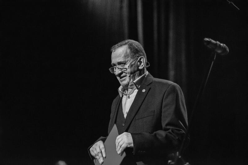 Florian Staniewski (1945-2019) podczas obchodów Dnia Weterana w Teatrze Wybrzeże we wrześniu 2017 roku
