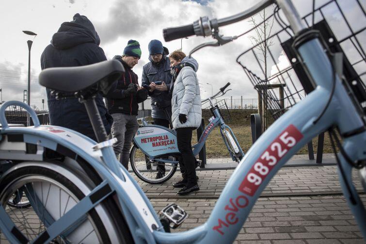 W całym Trójmieście mieszkańcy testują system roweru MEVO