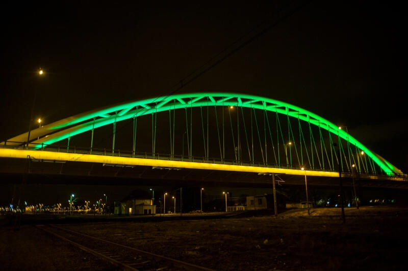 Wiadukt przy ul. Uczniowskiej w Gdańsku od kilku lat w Dzień Świętego Patryka zostaje podświetlony na zielono