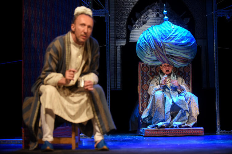„Turban Mistrza Mansura” zabiera widzów do świata pełnego egzotyki, magii i uniwersalnych wartości