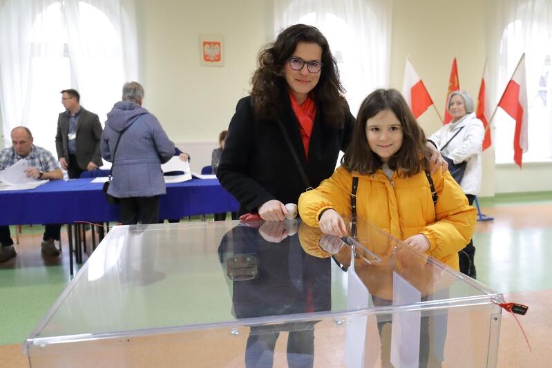 Prezydent Gdańska Aleksandra Dulkiewicz wraz z córką zagłosowała 