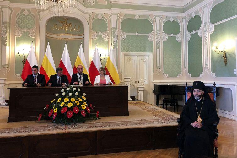Uroczysta sesja Rady Miasta Białegostoku, podczas której nadano tytuł Honorowego Obywatela Miasta abp Jakuba