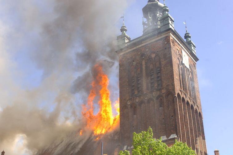 Gdańsk 22 maja 2006 r. Pożar Kościoła Św. Katarzyny