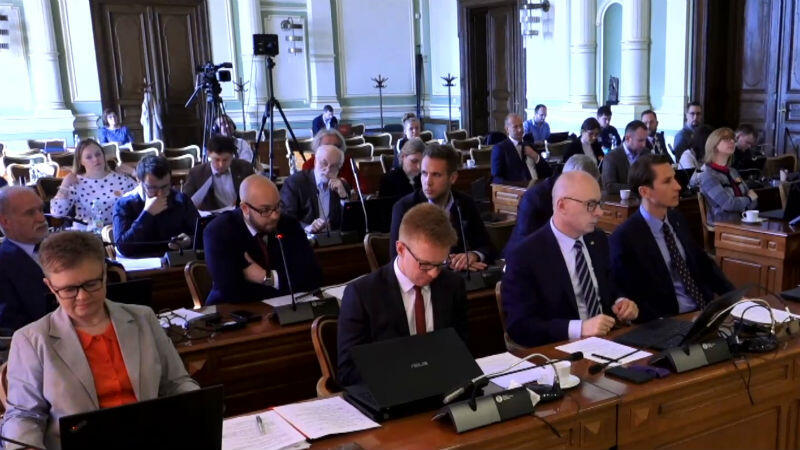 Radni Miasta Gdańska podczas sesji w dniu 25 kwietnia