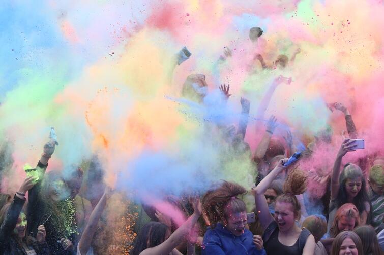 Festiwal Kolorów to szaleństwo dla każdego i naprawdę jest bardzo... kolorowy
