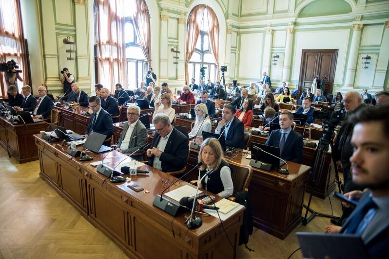 Radni przyjęli podczas czwartkowej sesji Rady Miasta Gdańska apel w sprawie projektu ustawy przewidującej wywłaszczenie Pola Bitwy na Westerplatte