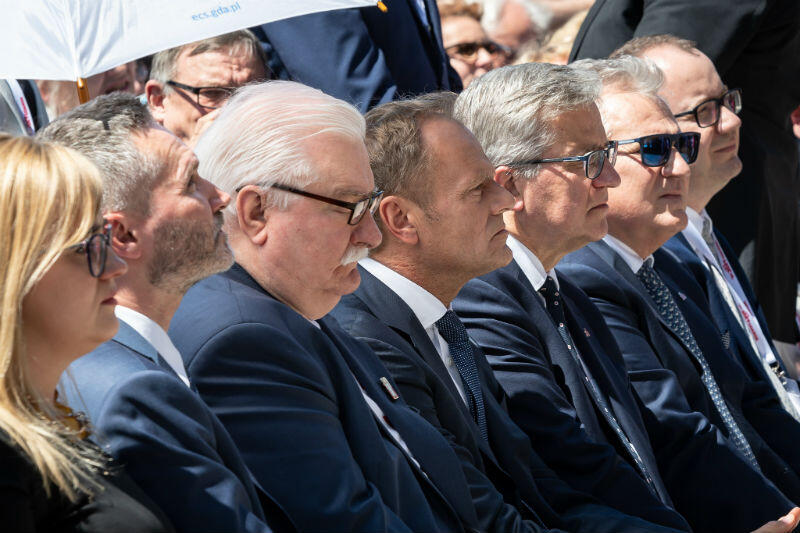 Na zdjęciu od lewej: Magdalena Adamowicz, Jarosław Wałęsa, Lech Wałęsa, Donald Tusk, Bronisław Komorowski, Aleksander Kwaśniewski, Adam Bodnar