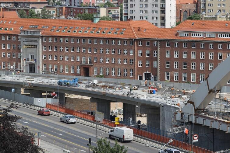 Budowa całego wiaduktu powinna zakończyć się w październiku 2020 r. 