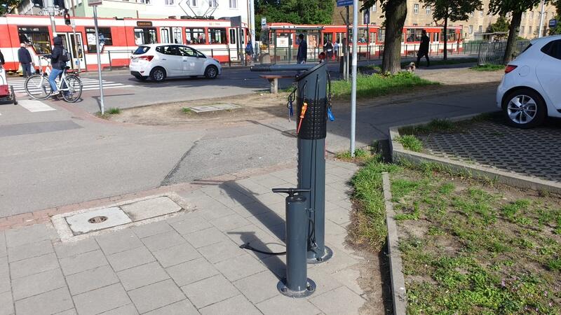 Napompować koło czy wyregulować hamulce można m.in. we Wrzeszczu, u zbiegu ulic Hallera i Kościuszki