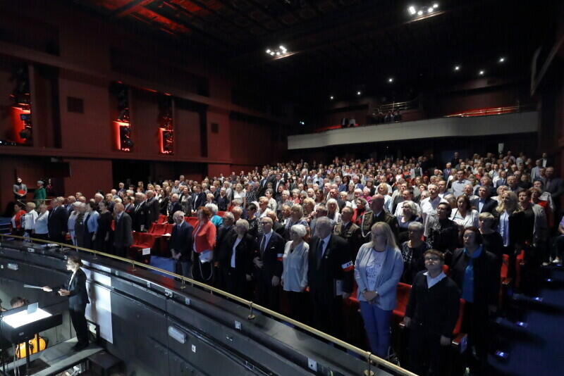 Od odśpiewania Hymnu Narodowego rozpoczął się uroczysty Koncert z okazji Dnia Weterana w Gdańsku