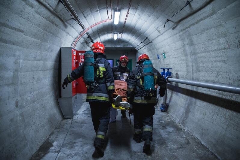 W czerwcu 2017 roku w tunelu pod Martwą Wisłą odbyły się nocne ćwiczenia ratowników. Wzięli w nich udział strażacy, policjanci, ratownicy medyczni oraz statyści 