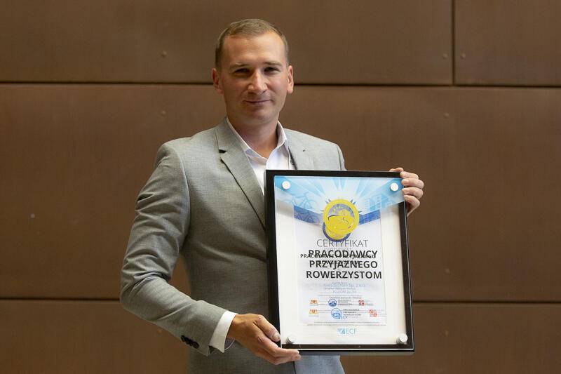 Łukasz Krąglewski odebrał certyfikat w imieniu spółki Axes System