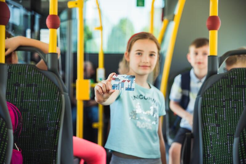 Dzieci w Gdańsku mogą jeździć komunikacją miejską za darmo. Trzeba tylko załatwić odpowiednie formalności