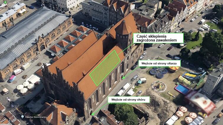 Zaznaczony na zielono obszar na zdjęciu, pokazuje przestrzeń w bocznej nawie kościoła, gdzie doszło do pęknięć sklepienia 