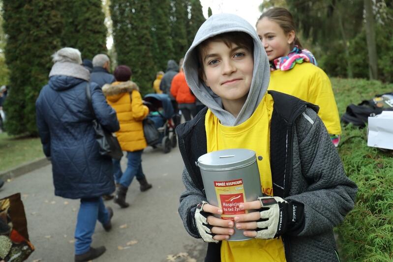 Datki na rzecz Hospicjum im. ks. Dutkiewicza w Gdańsku, które prowadzi Fundacja Hospicyjna, przez 3 dni zbierać będą wolontariusze w charakterystycznych żółtych koszulkach - w sumie 500 osób