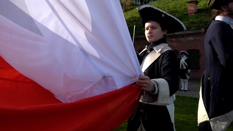 Flaga, która zawisła na Górze Gradowej waży 20 kg. Gdy wiatr wieje z odpowiednią siłą, obciążenie masztu za sprawą flagi może wzrosnąć nawet do jednej tony!