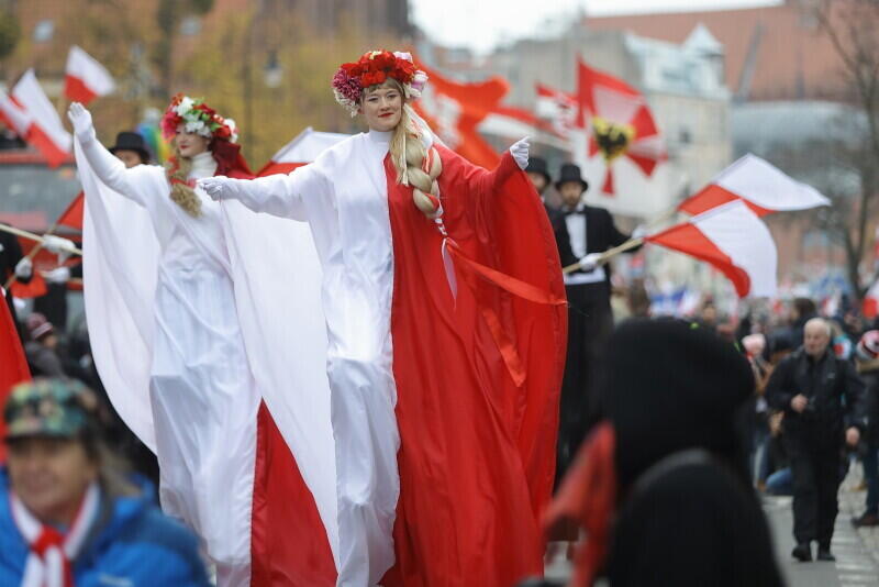 Biel i czerwień dominują, jak każdego roku 11 listopada, na ulicach Gdańska