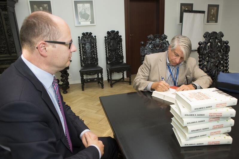 Spotkanie prezydenta Gdańska Pawła Adamowicza z Benjaminem R. Barberem, które odbyło się 2 października 2014 roku