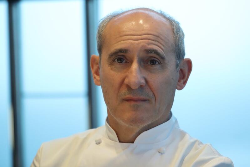 Paco Perez to światowej klasy szef kuchni. Ma na swoim koncie 5 gwiazdek Michelin