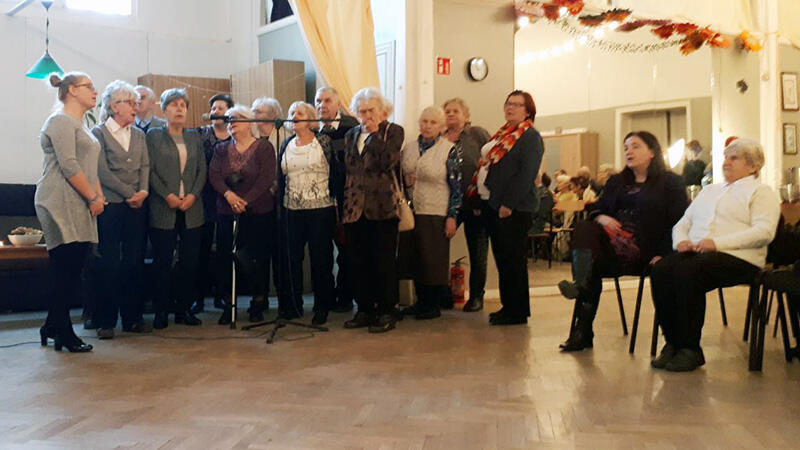 Zabawa andrzejkowa dla seniorów organizowana przez gdański MOPR to wieloletnia tradycja 