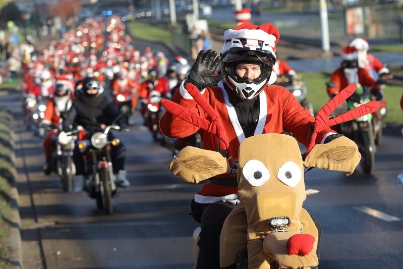 Organizowana przez Trójmiejskie Stowarzyszenie Motocyklowe parada „Mikołaje na Motocyklach” to największa motocyklowa akcja charytatywna, której korzenie sięgają 2003 roku