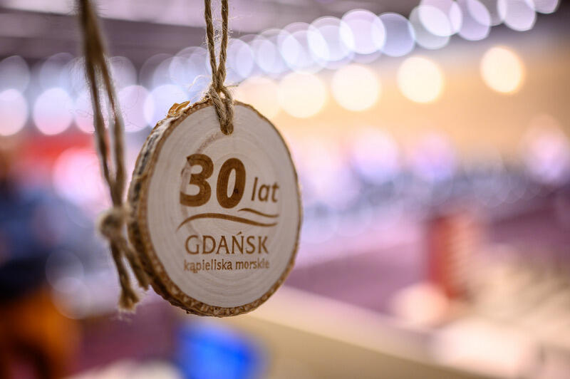 Pamiątkowy medal z okazji 30-lecia zarządzania Kąpieliskami Morskimi przez Gdański Ośrodek Sportu (wcześniej jako Miejski Ośrodek Sportu i Rekreracji)