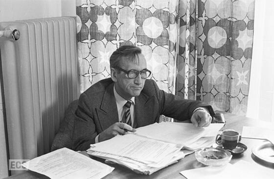 Zdjęcie Tadeusza Mazowieckiego podczas wizyty w Gdańsku w 1980 r. 