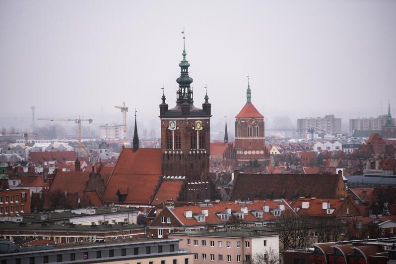 Panorama Gdańska z perspektywy Góry Gradowej, na której stoi Hevelianum, styczeń 2019 r.