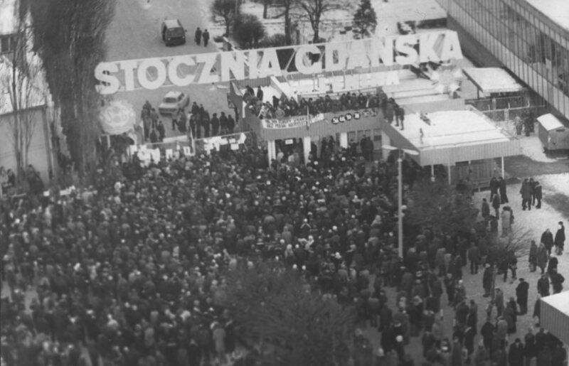 14 grudnia 1981 r. w reakcji na wprowadzenie stanu wojennego w Stoczni Gdańskiej wybuchł strajk