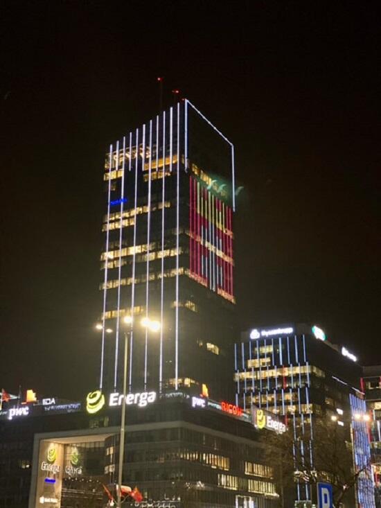 Olivia Business Centre z iluminacją - herbem Gdańska