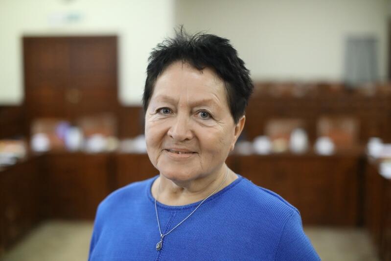 Walentyna Czapska ma 64 lata, jest radną i prezeską gniewskiego Uniwersytetu III Wieku. Zajęła I miejsce w II Ogólnopolskiej Olimpiadzie Wiedzy Obywatelskiej im. Pawła Adamowicza „Senior Obywatel” 