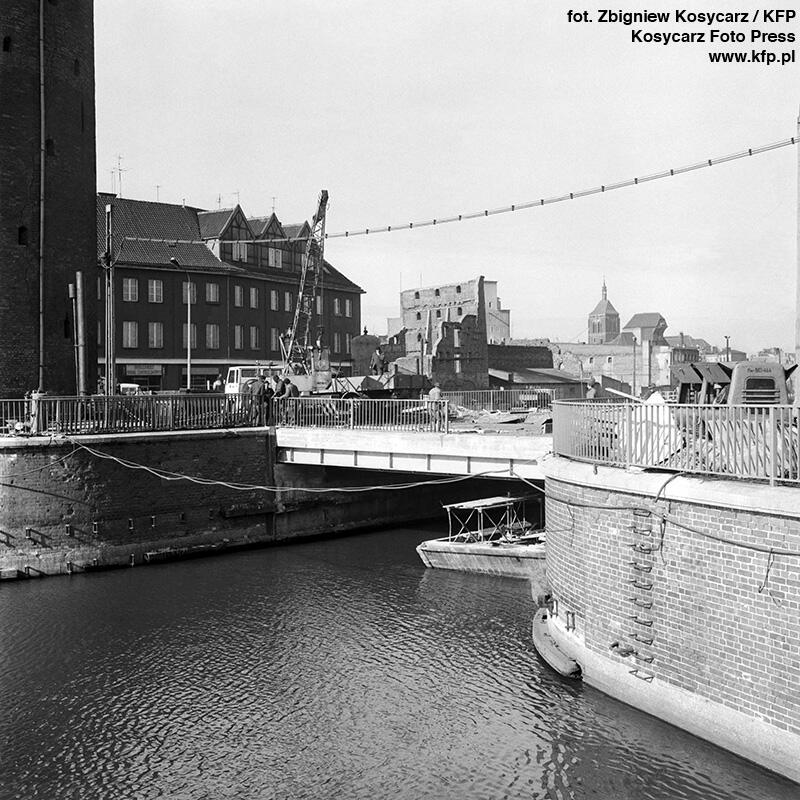 Most Stągiewny w kształcie w jakim znamy go dziś, oddano do użytku 3 marca 1973 r.