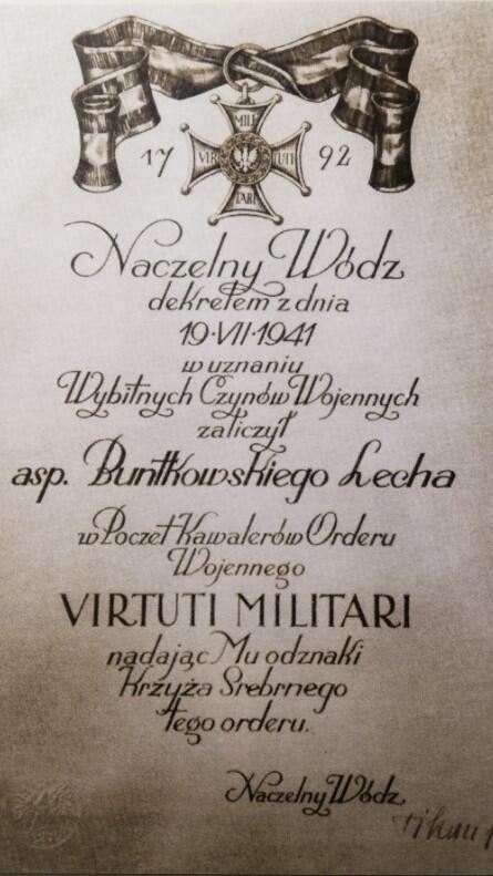 Dyplom potwierdzający nadanie orderu Virtuti Militari; pisownia nazwiska została urzędowo sprostowana w 1947 roku 