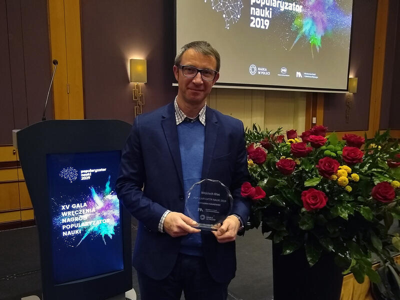 Dr Wojciech Glac po wręczeniu nagrody dla najlepszego popularyzatora nauki