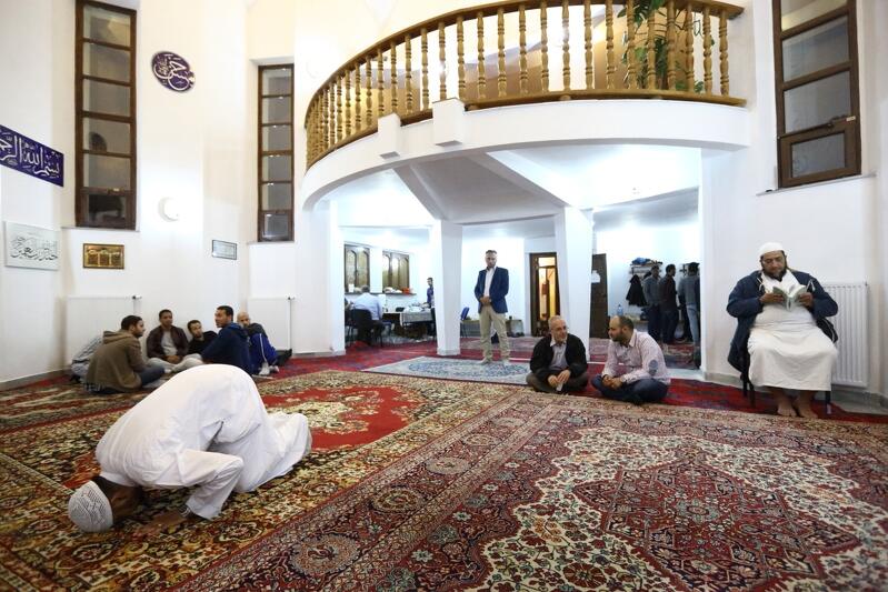 Rada Imamów nakazała wiernym opuszczenie piątkowych modlitw zbiorowych