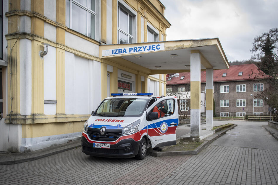 Zamówienie na maseczki złożył także 7 Szpital Marynarki Wojennej przy Polankach, który jako tzw. szpital jednoimienny przeznaczony jest obecnie wyłącznie dla pacjentów z koronawirusem