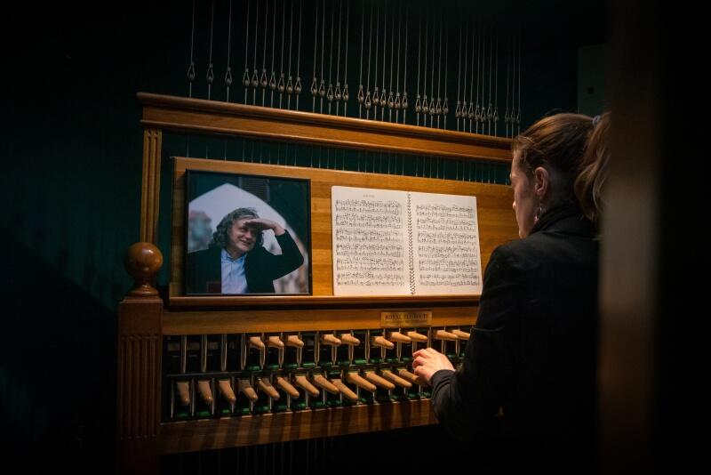 Na carillonie Ratusza Głównego Miasta - Muzeum Gdańska zagrała gdańska carillonistka Monika Kaźmierczak