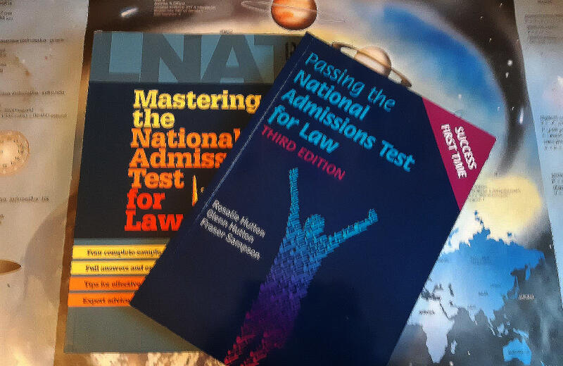 Moje książki przygotowujące do LNAT’a: egzaminu przedmiotowego z prawa