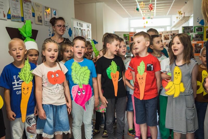 Przedszkole nr 82 ul. Damroki. Wręczenie nagród akcji `Gdańsk - jeMy zdrowo`, czerwiec 2019 - kiedy powróci takie przedszkolne życie? 