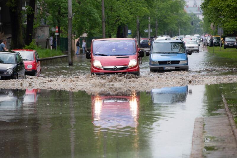 Deszcz zostanie w zbiornikach, woda nie spłynie w dół ul. Smoluchowskiego, podtopienia na Trakcie Konnym, takie jak to z 11 maja 2018 r. nie będą miały już miejsca