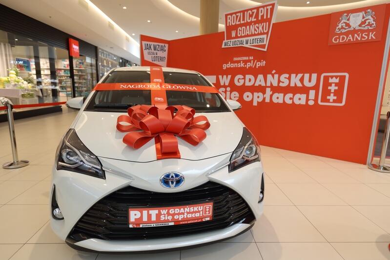 Hybrydowa Toyota Yaris w wersji premium to główna nagroda w loterii Pit w Gdańsku! Się opłaca