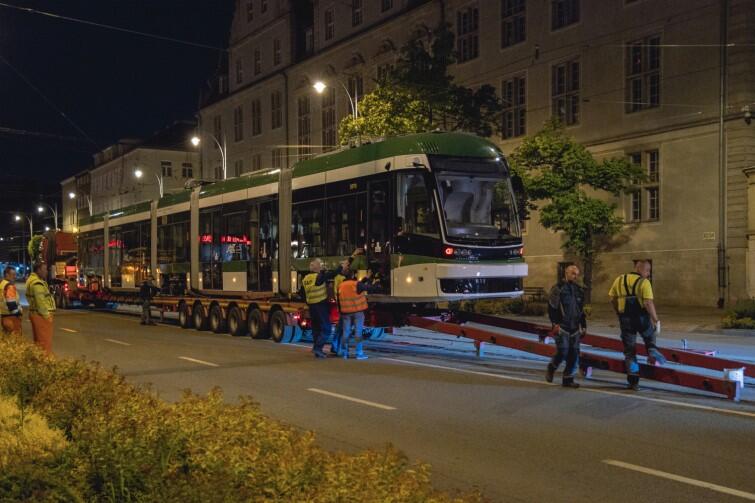 Biel i zieleń nowej Pesy są efektem specjalnego lakierowania tramwaju na zamówienie Miasta Gdańska