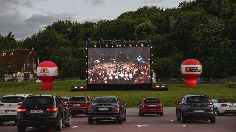 Koncert w kinie samochodowym na Placu Zebrań Ludowych: Andrea Bocelli - „Live in Central Park” 