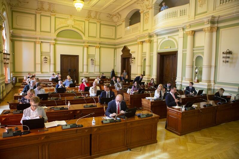 25 czerwca br. sesja Rady Miasta Gdańska odbyła się, po 3-miesięcznej przerwie, w Nowym Ratuszu